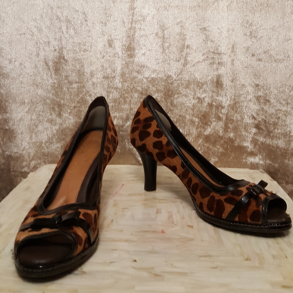 Animal print pumps
